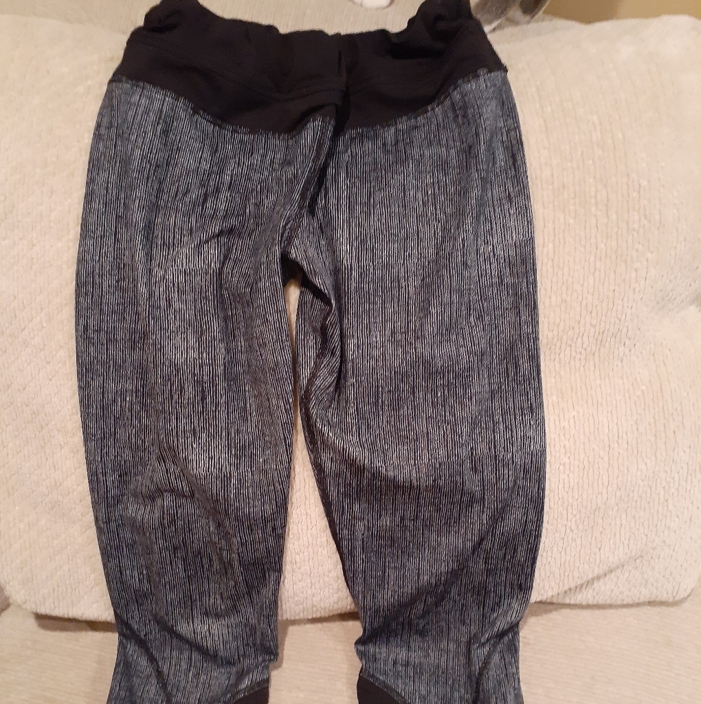 Lululemon capri pants